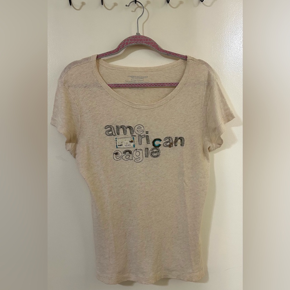 American Eagle Outfitters Bold T-shirt Size